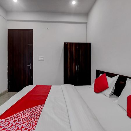Hotel O Om Pushp Residency Mathura Kültér fotó