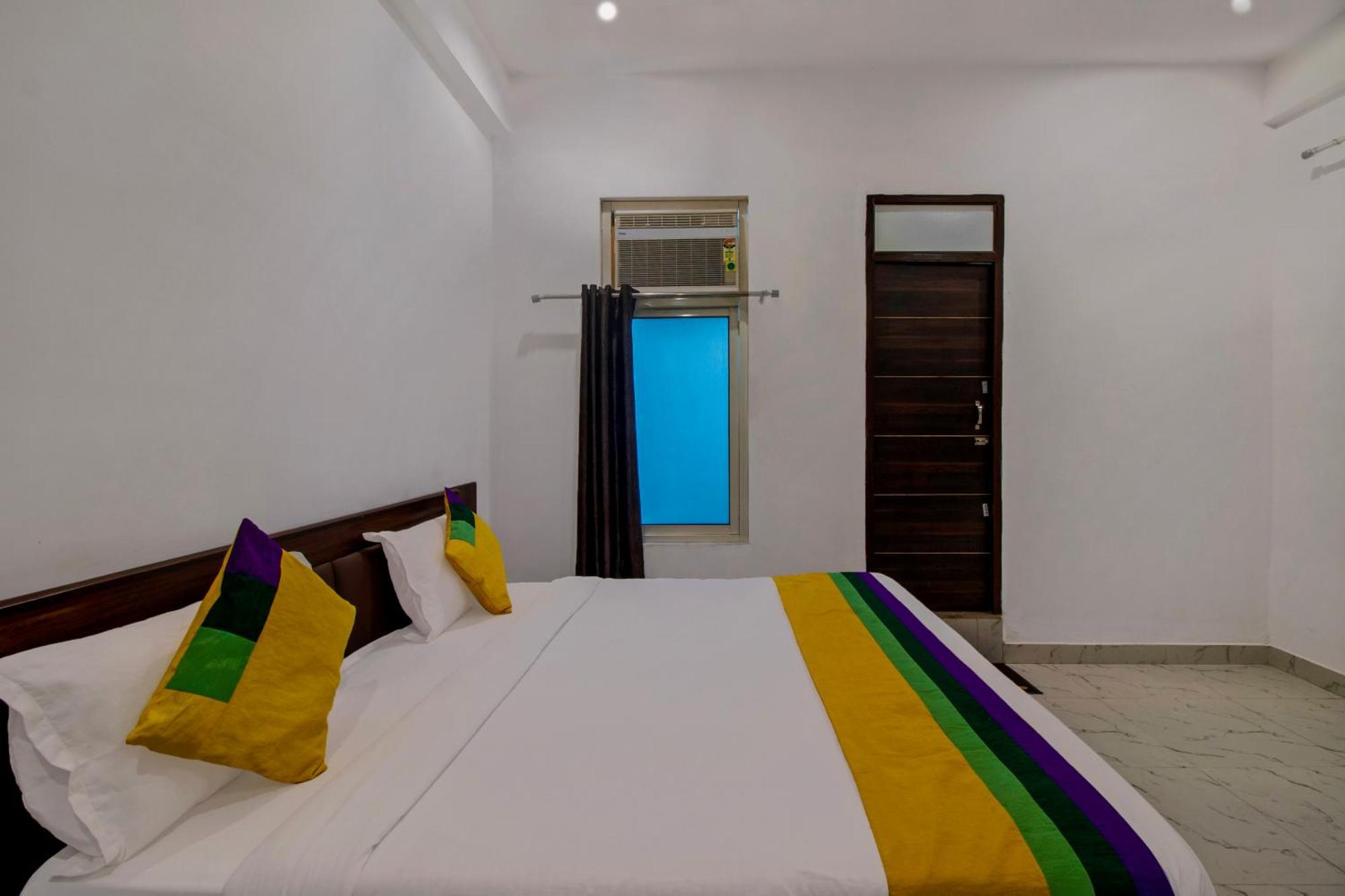 Hotel O Om Pushp Residency Mathura Kültér fotó