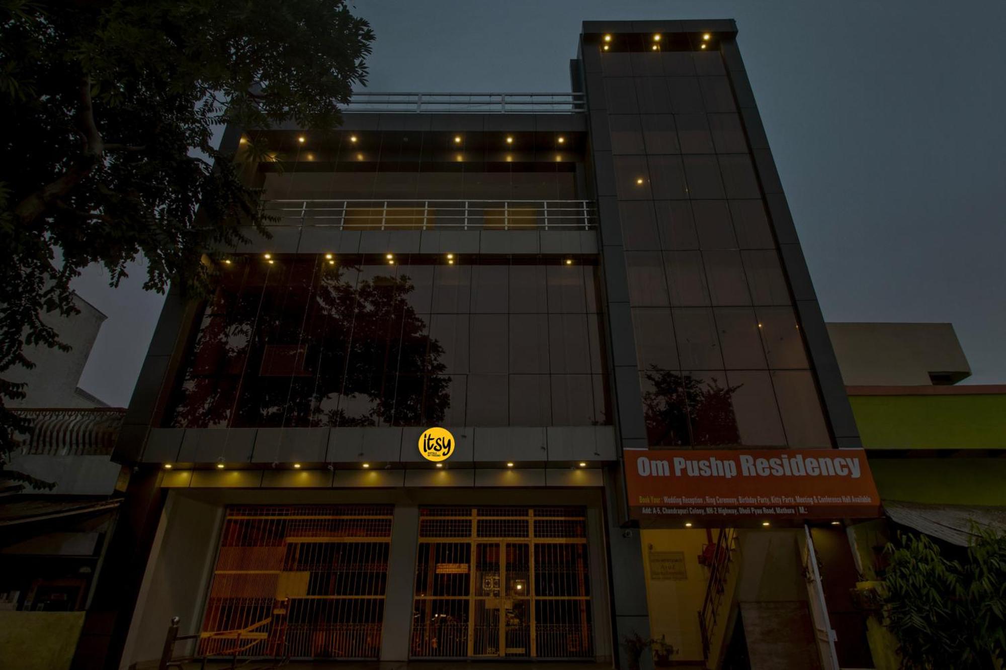 Hotel O Om Pushp Residency Mathura Kültér fotó