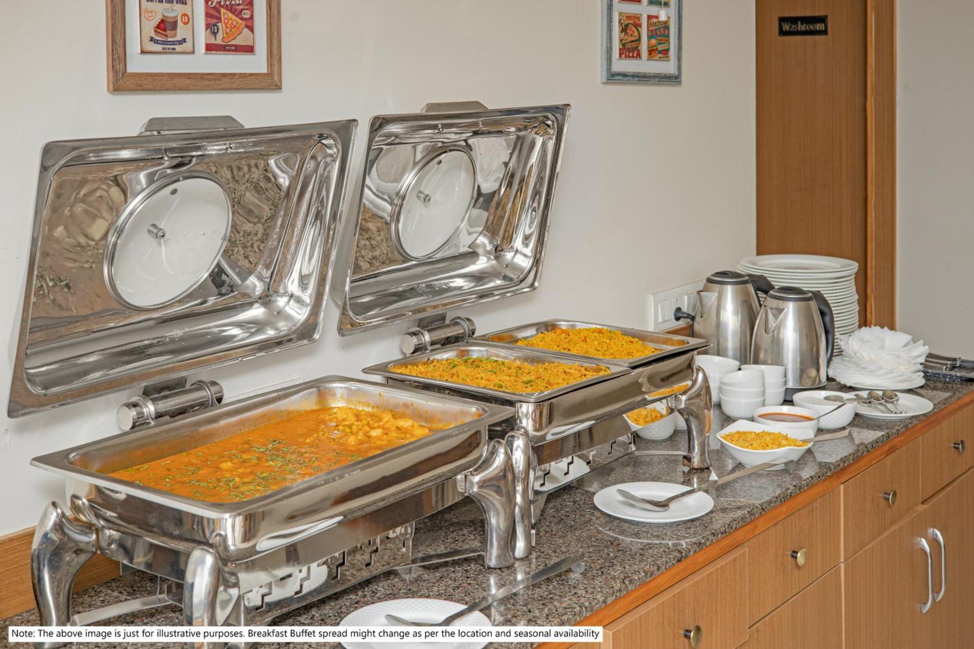 Hotel O Om Pushp Residency Mathura Kültér fotó