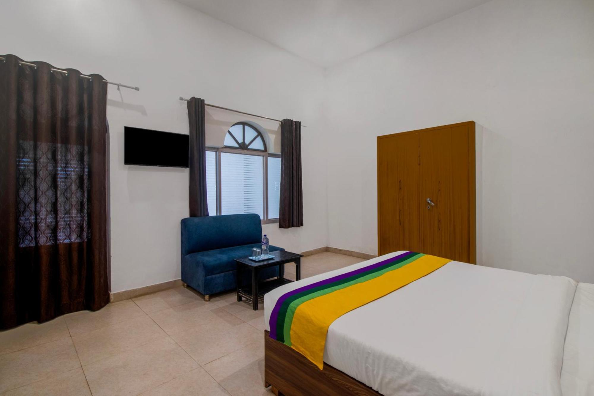 Hotel O Om Pushp Residency Mathura Kültér fotó