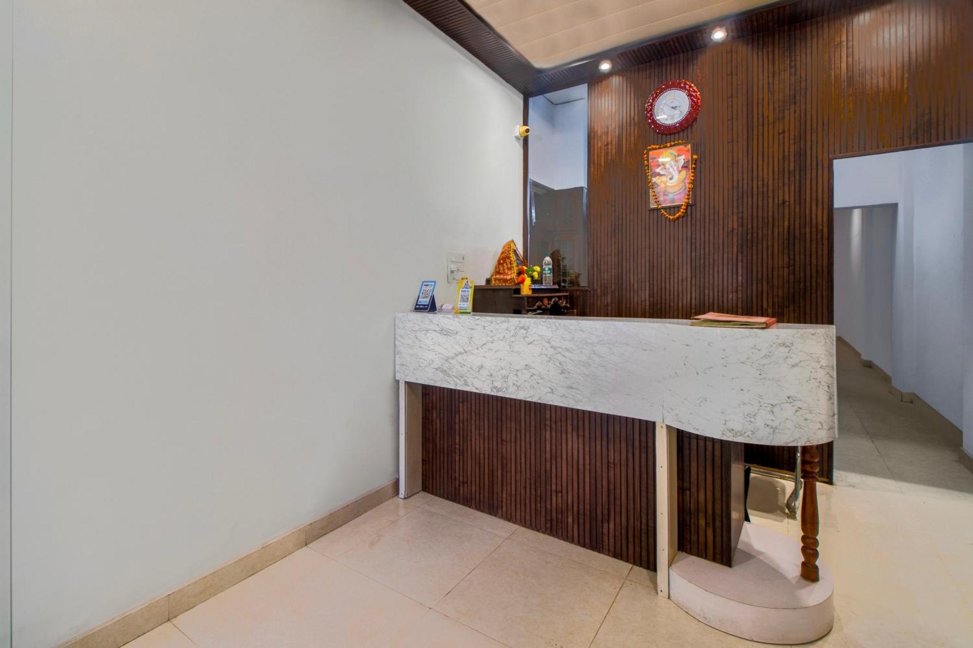 Hotel O Om Pushp Residency Mathura Kültér fotó