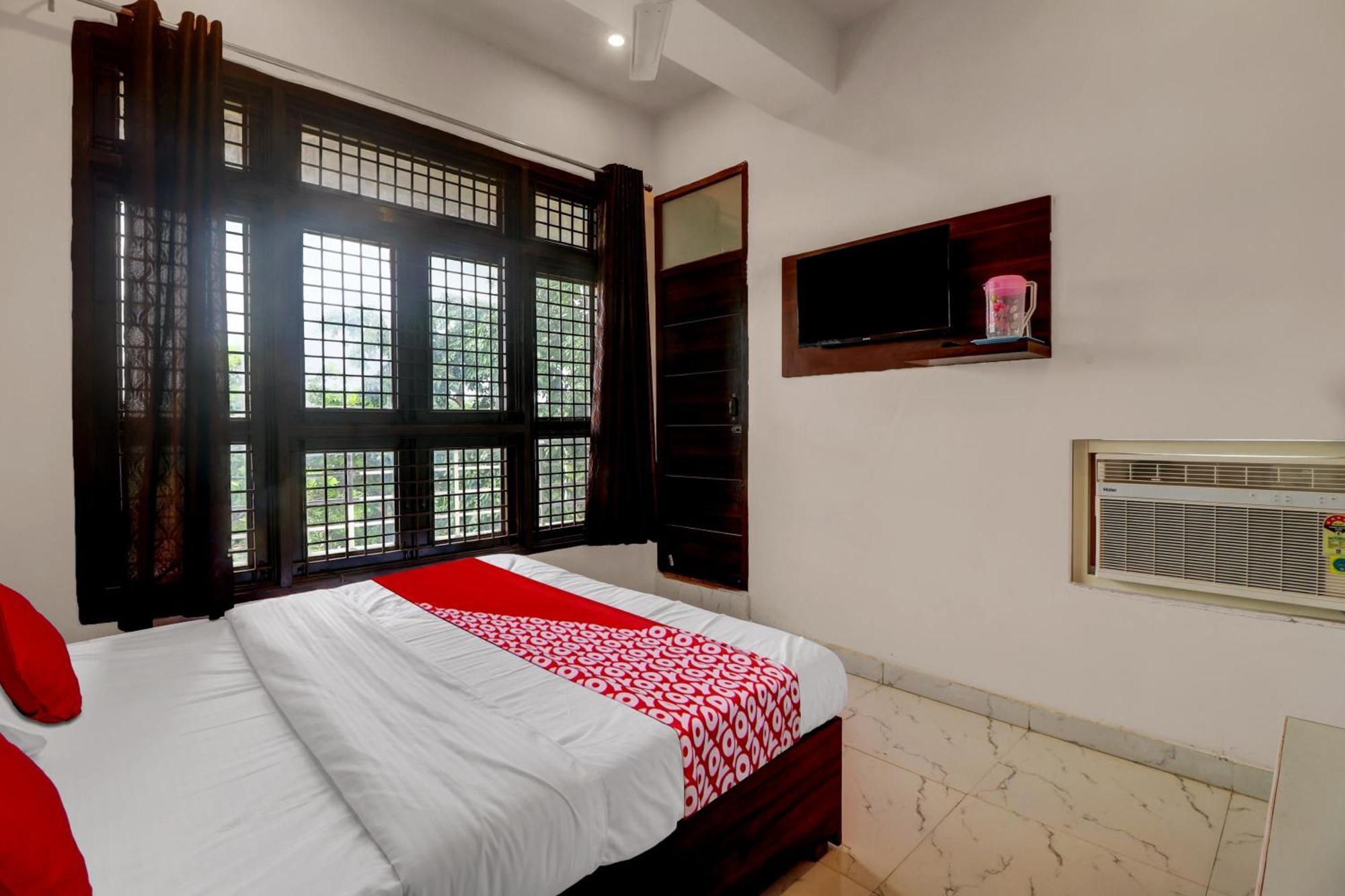 Hotel O Om Pushp Residency Mathura Kültér fotó