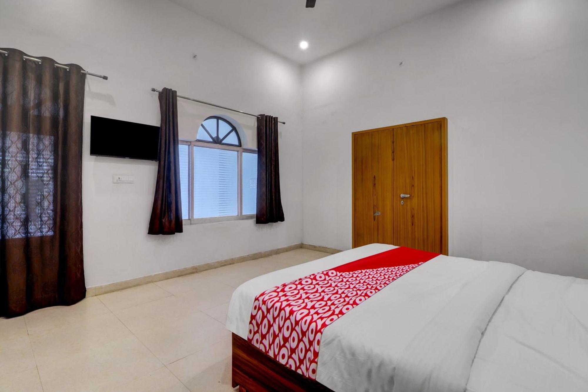 Hotel O Om Pushp Residency Mathura Kültér fotó