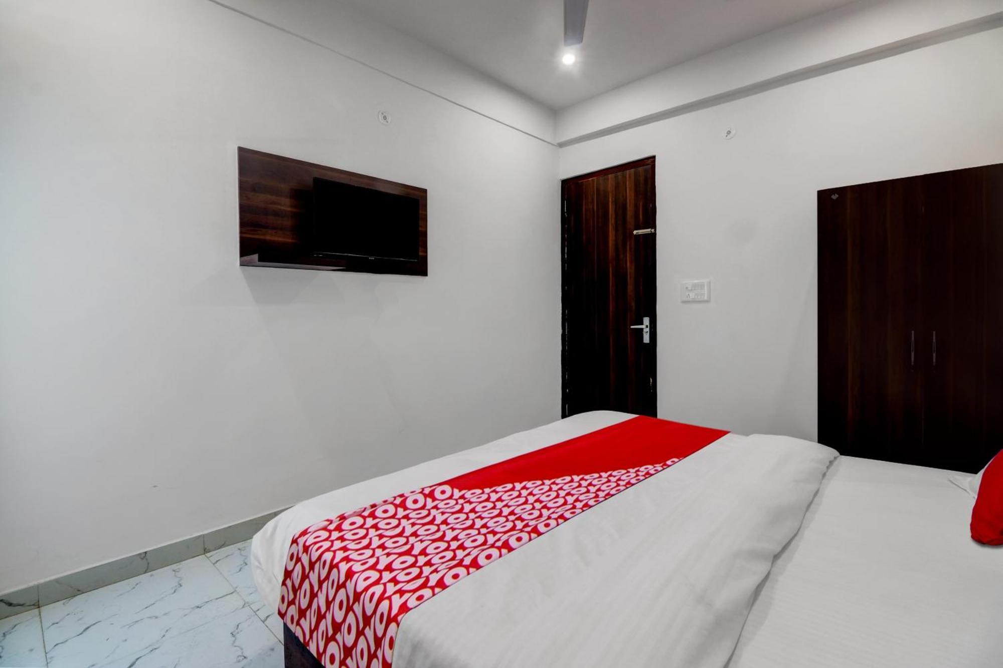 Hotel O Om Pushp Residency Mathura Kültér fotó