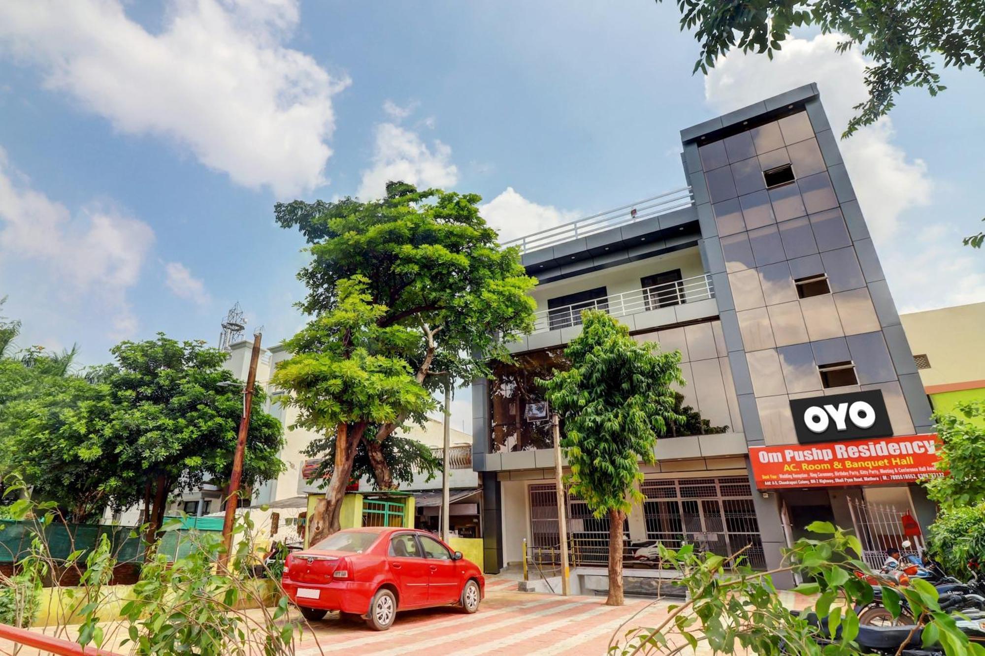 Hotel O Om Pushp Residency Mathura Kültér fotó